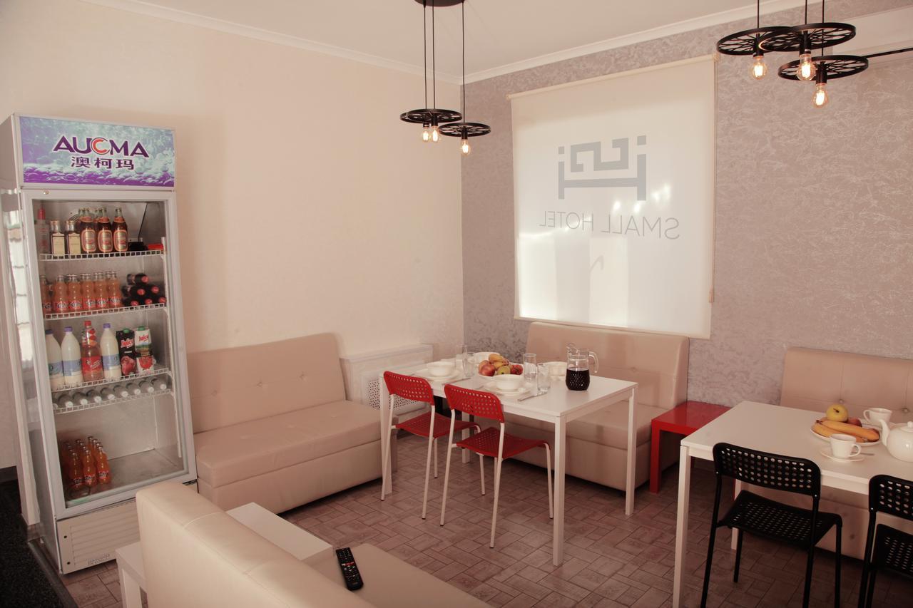 Small Hotel Bishkek Esterno foto