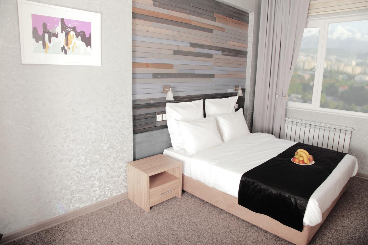 Small Hotel Bishkek Esterno foto